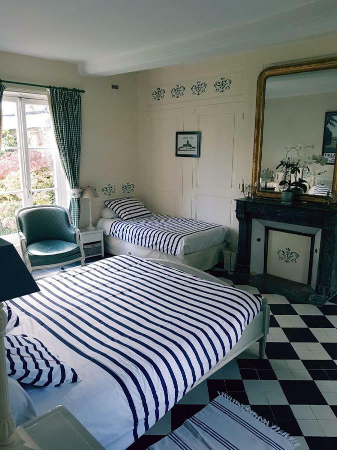 Manoir De L'As De Trefle Bed and Breakfast Isneauville Εξωτερικό φωτογραφία